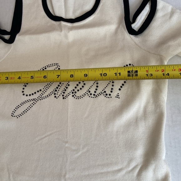 Guess Sweater with shoulder cutouts. NWOT - Picture 8 of 9